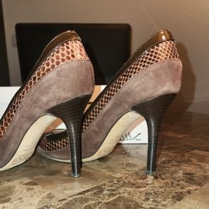 Beautiful D & G Dolce & Gabbana  Heels Size 39